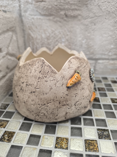 Preview: Leckerchen-Dose "Häschenhügel" aus Keramik (Einzelstück)