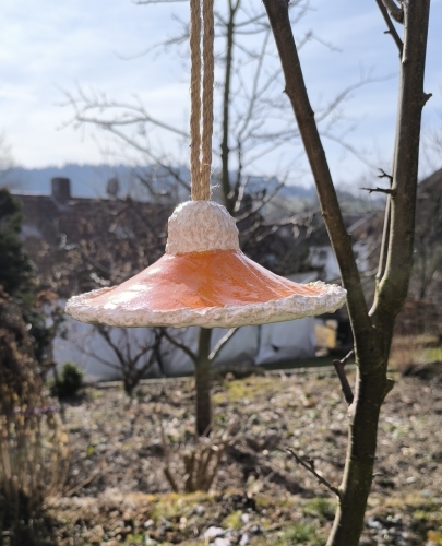 Meisenknödelhalter, Design Strickmütze orange inkl. Sisal Futternetz - Einzelstück