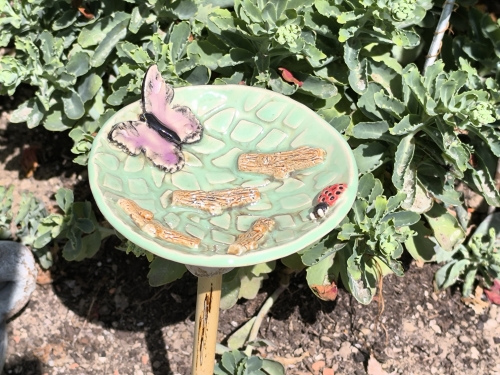 Steck-Insektentränke - Apfelgrün mit Schmetterling