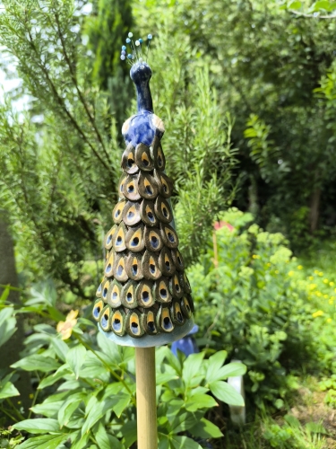 Preview: Zaunhocker Pfau