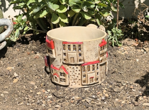 Preview: Mediterraner Blumenübertopf "Toska-E" mit Häusern, Brunnen, Bäumen und vielen Details