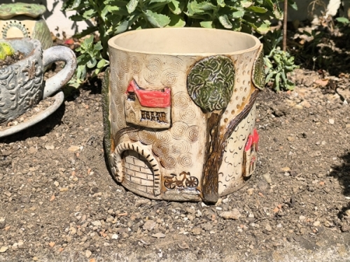 Preview: Übertopf "Toska-G" mit Häusern, Zypressen und vielen Details, perfekt für mediterrane Kräuter