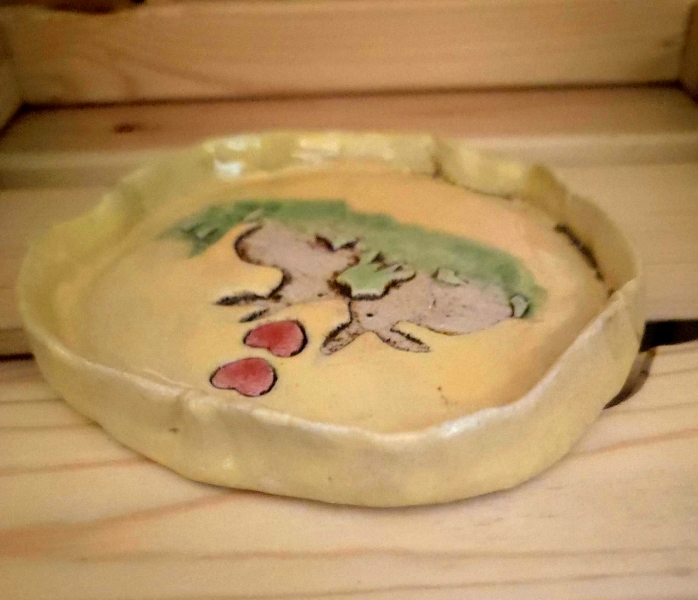 Kleiner Teller "verliebtes Hasenpaar" aus Keramik